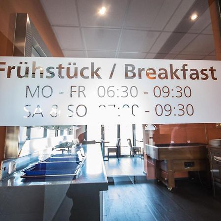 Hotel Turmfalke 24H Check In Λιντς Εξωτερικό φωτογραφία