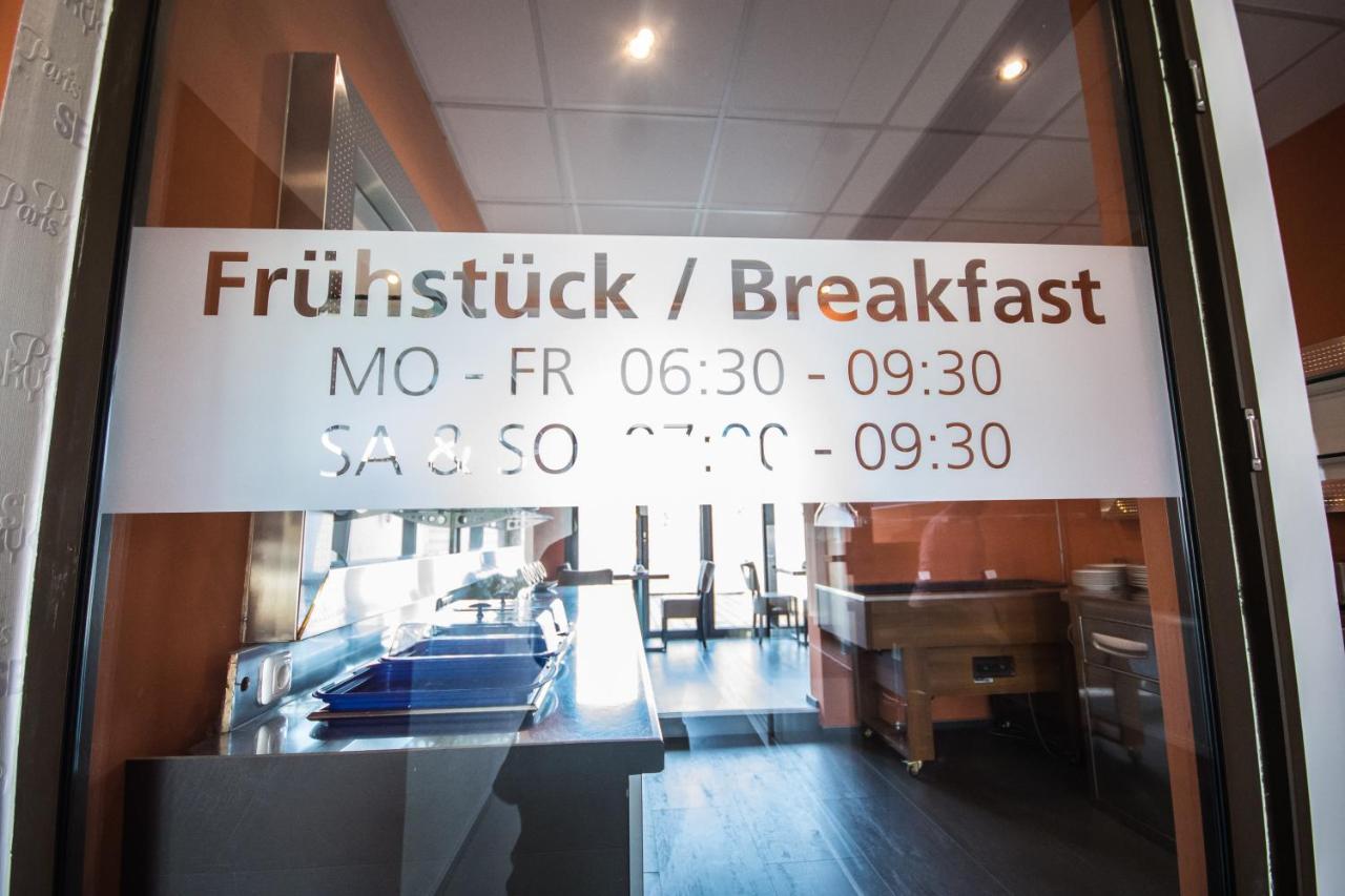 Hotel Turmfalke 24H Check In Λιντς Εξωτερικό φωτογραφία