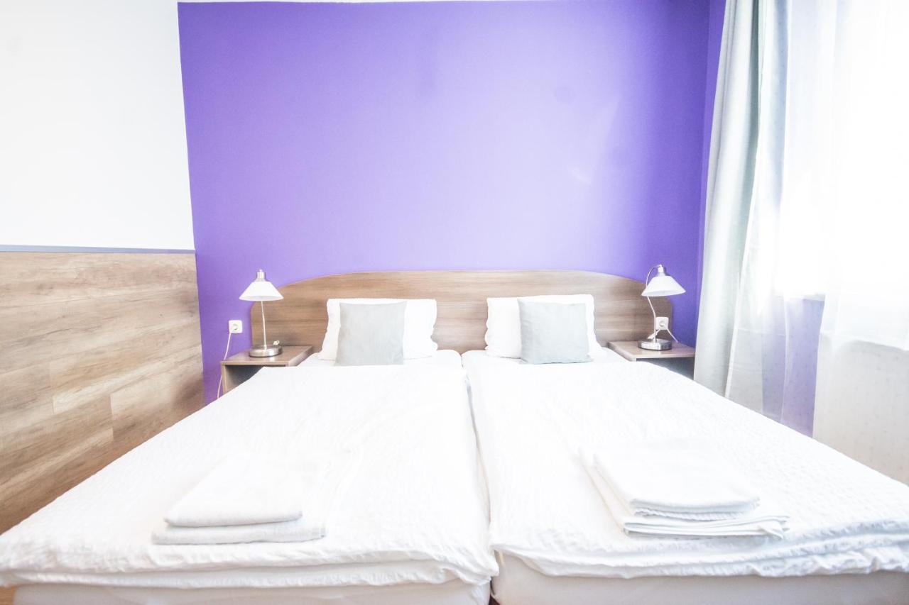 Hotel Turmfalke 24H Check In Λιντς Εξωτερικό φωτογραφία