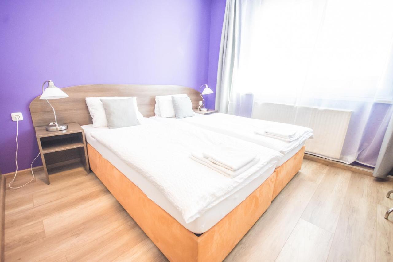 Hotel Turmfalke 24H Check In Λιντς Εξωτερικό φωτογραφία